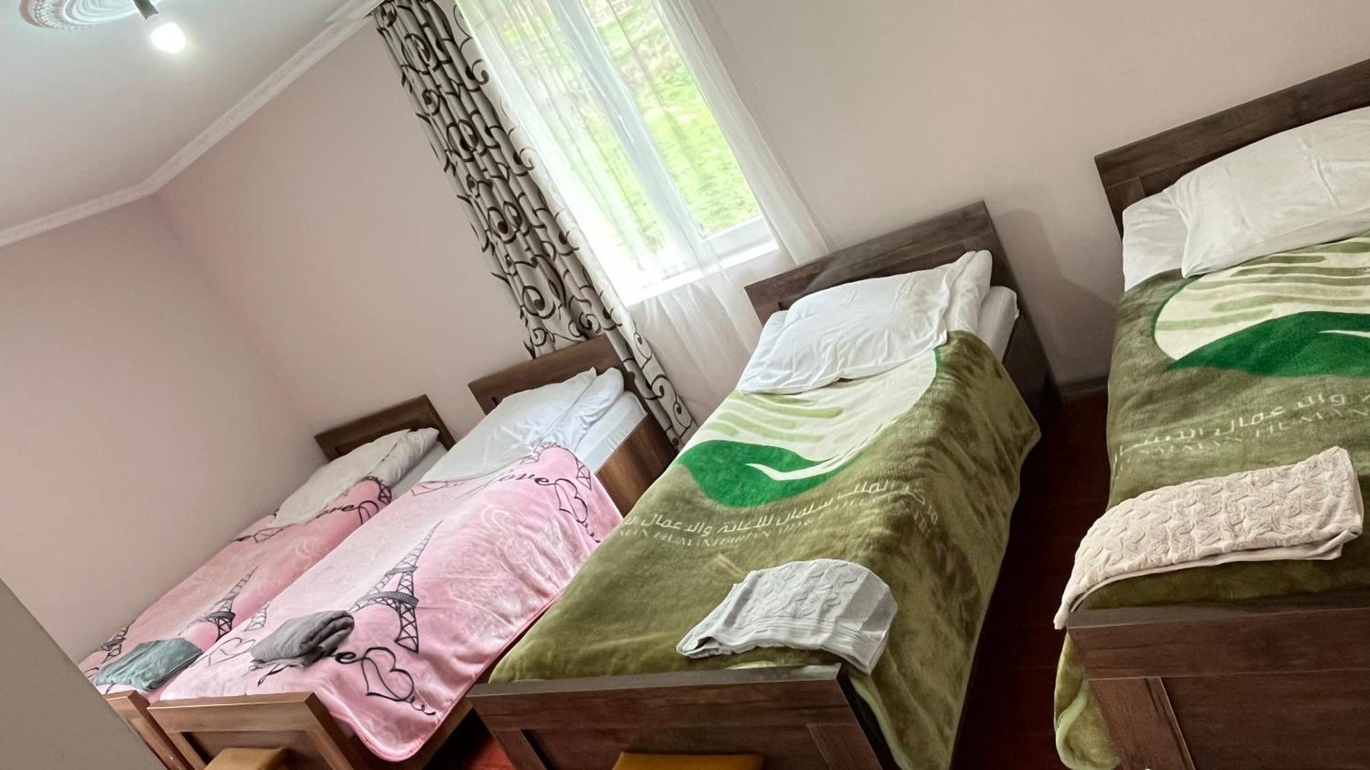 Ciuri's Guesthouse Zhabeshi Extérieur photo