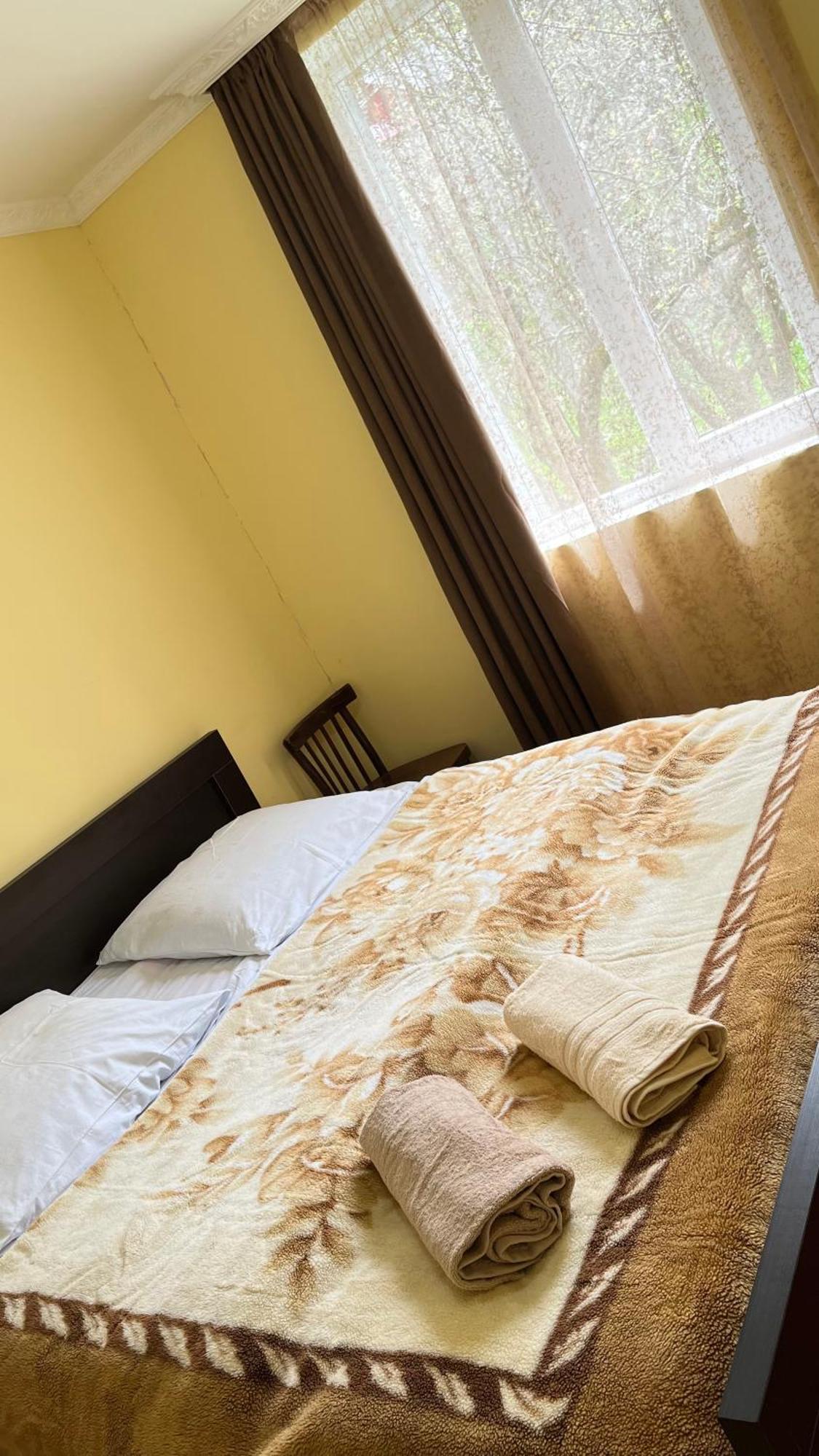 Ciuri's Guesthouse Zhabeshi Extérieur photo